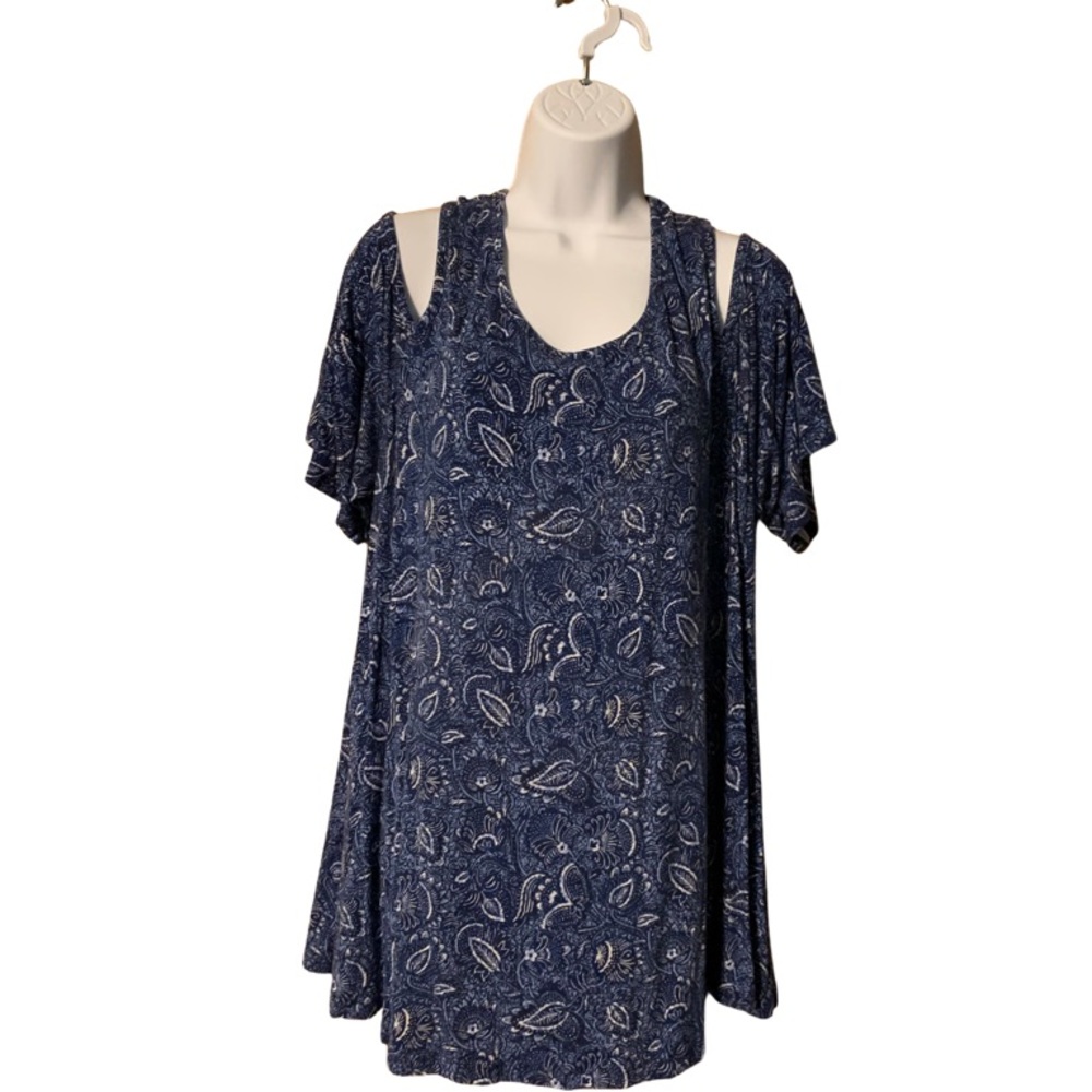 Pretty Cold Shoulder Top